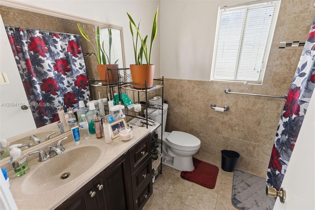 En Venta: $380,000 (3 camas, 2 baños, 1348 Pies cuadrados)