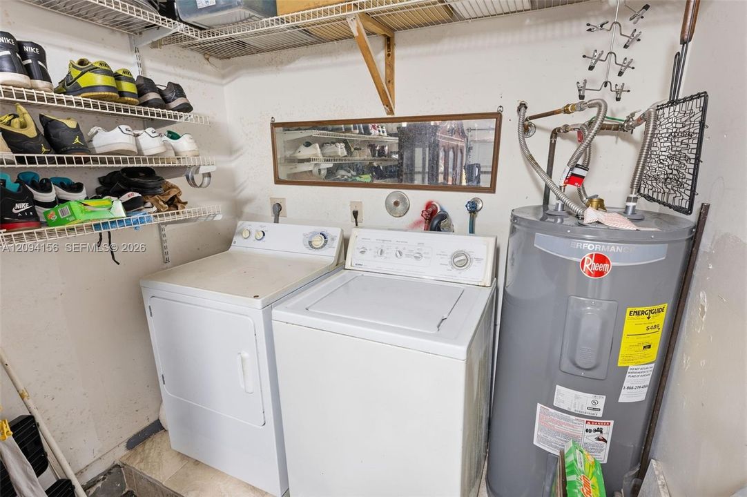 En Venta: $380,000 (3 camas, 2 baños, 1348 Pies cuadrados)
