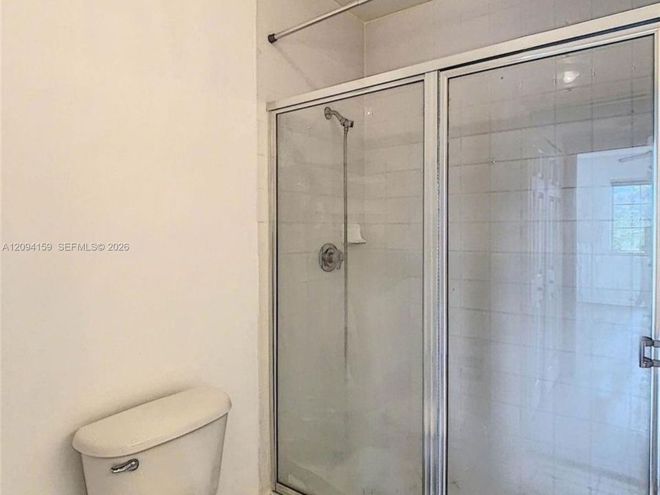 В аренду: $2,300 (2 спален, 2 ванн, 977 Квадратных фут)