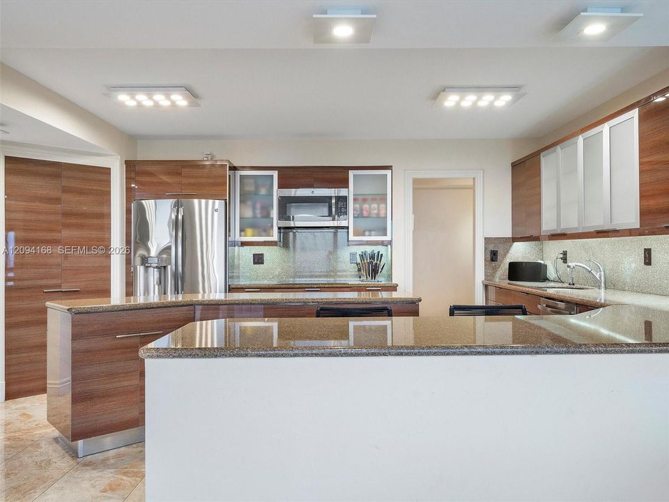 En Venta: $5,500,000 (3 camas, 3 baños, 3300 Pies cuadrados)