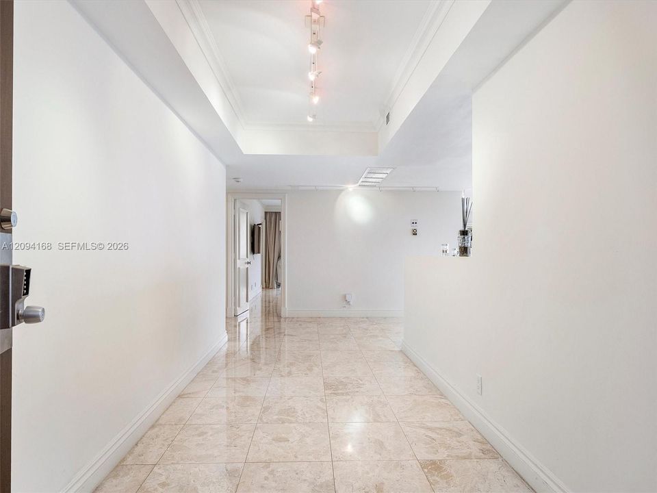 En Venta: $5,500,000 (3 camas, 3 baños, 3300 Pies cuadrados)