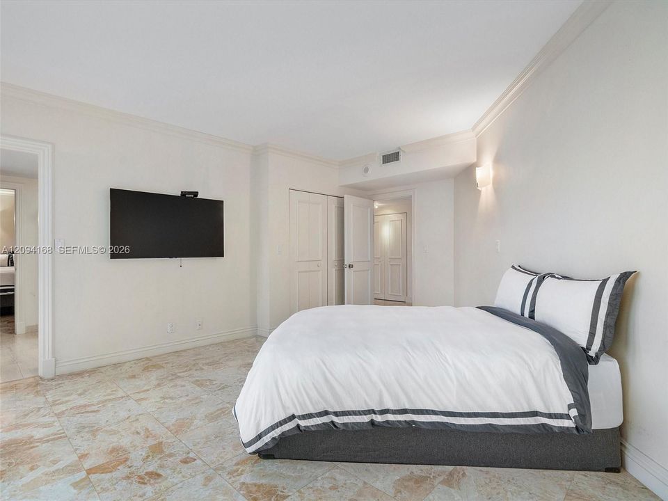 En Venta: $5,500,000 (3 camas, 3 baños, 3300 Pies cuadrados)