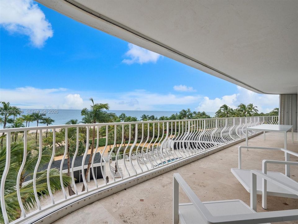 En Venta: $5,500,000 (3 camas, 3 baños, 3300 Pies cuadrados)