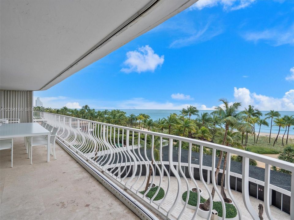 En Venta: $5,500,000 (3 camas, 3 baños, 3300 Pies cuadrados)