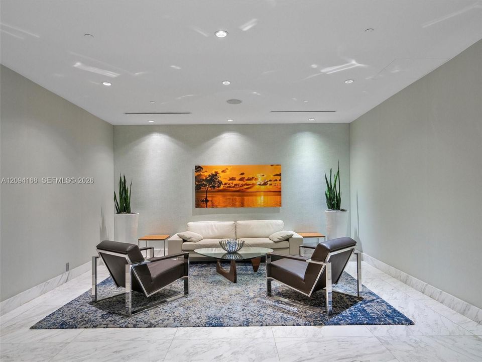En Venta: $5,500,000 (3 camas, 3 baños, 3300 Pies cuadrados)