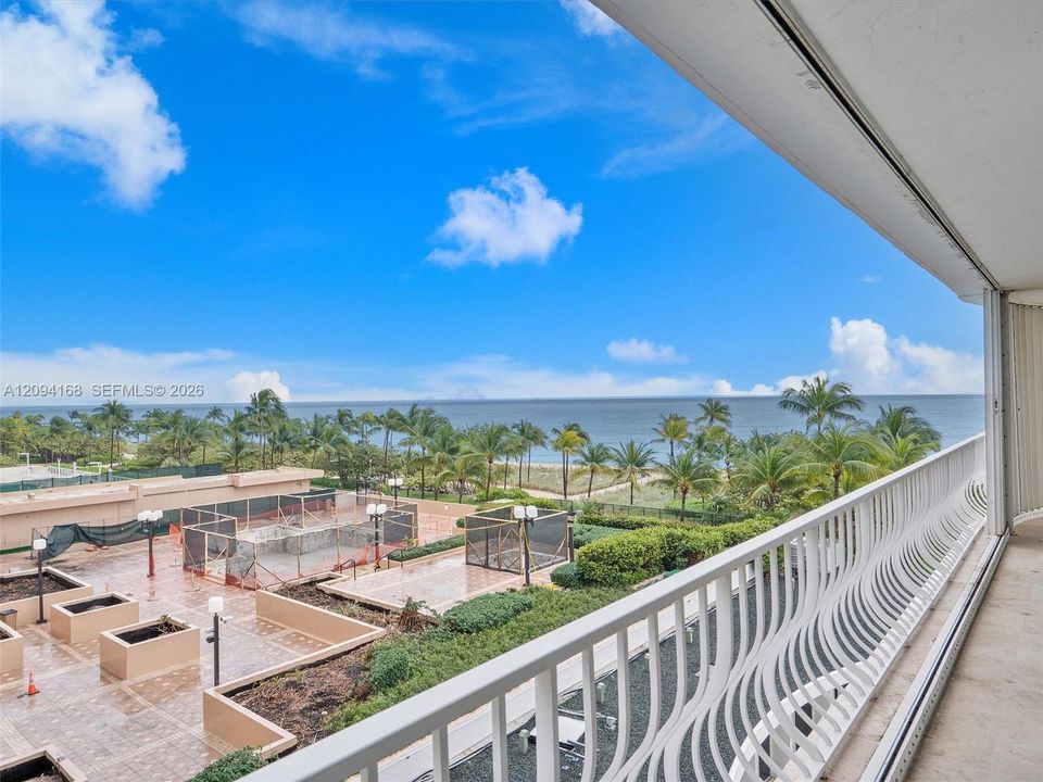 En Venta: $5,500,000 (3 camas, 3 baños, 3300 Pies cuadrados)