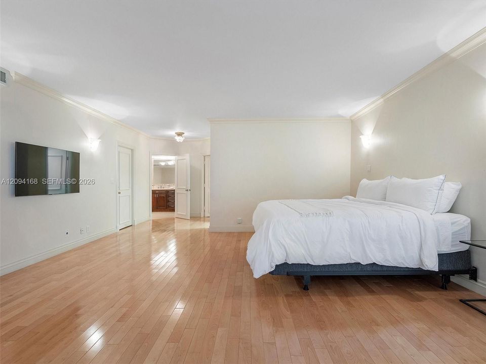 En Venta: $5,500,000 (3 camas, 3 baños, 3300 Pies cuadrados)