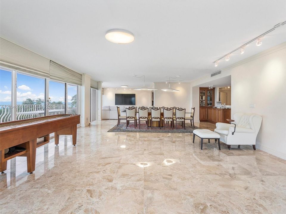 En Venta: $5,500,000 (3 camas, 3 baños, 3300 Pies cuadrados)