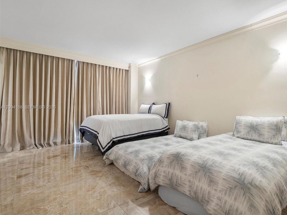 En Venta: $5,500,000 (3 camas, 3 baños, 3300 Pies cuadrados)