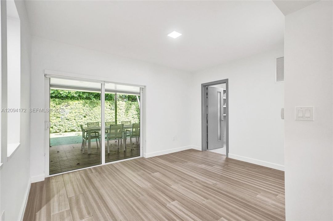 For Rent: $9,500 (4 beds, 2 baths, 2498 Square Feet)