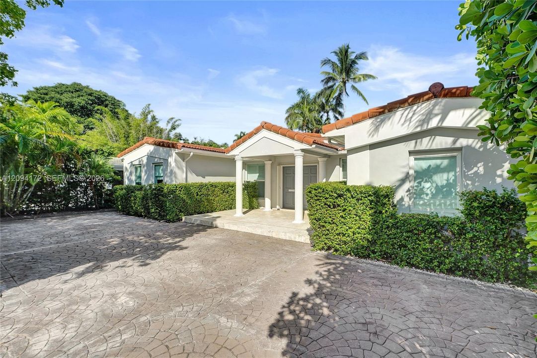For Rent: $9,500 (4 beds, 2 baths, 2498 Square Feet)