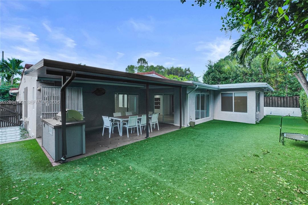 For Rent: $9,500 (4 beds, 2 baths, 2498 Square Feet)