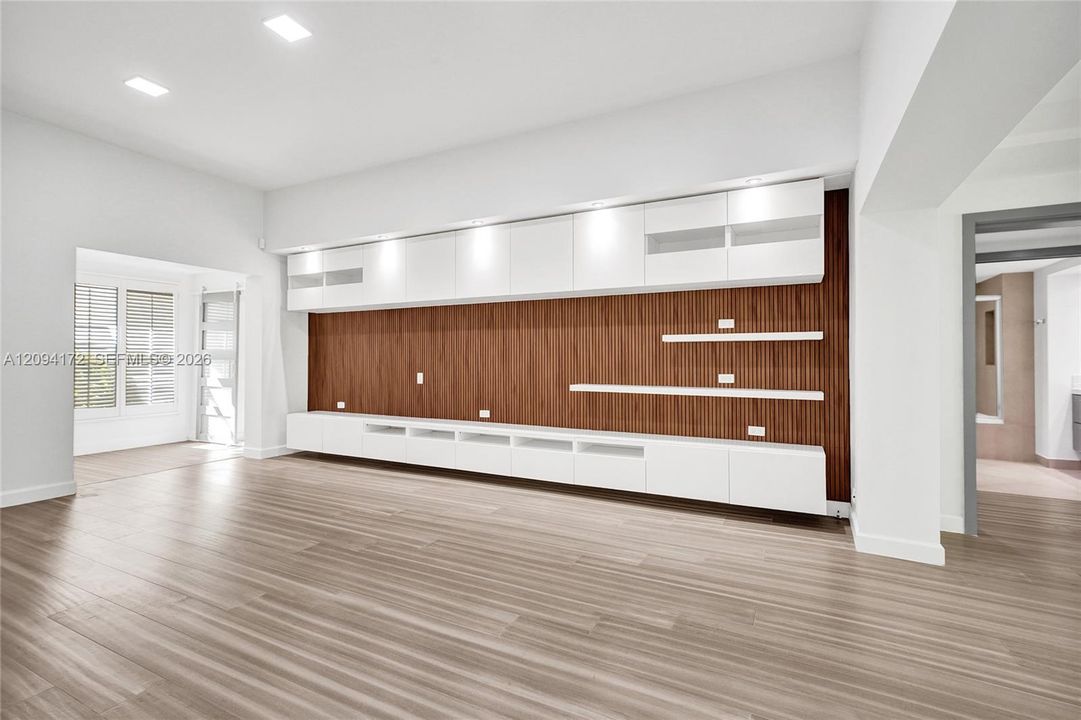 For Rent: $9,500 (4 beds, 2 baths, 2498 Square Feet)