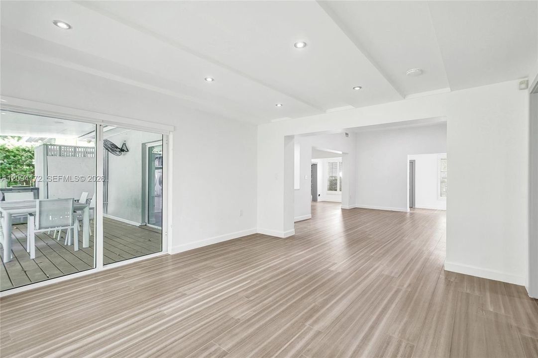 For Rent: $9,500 (4 beds, 2 baths, 2498 Square Feet)