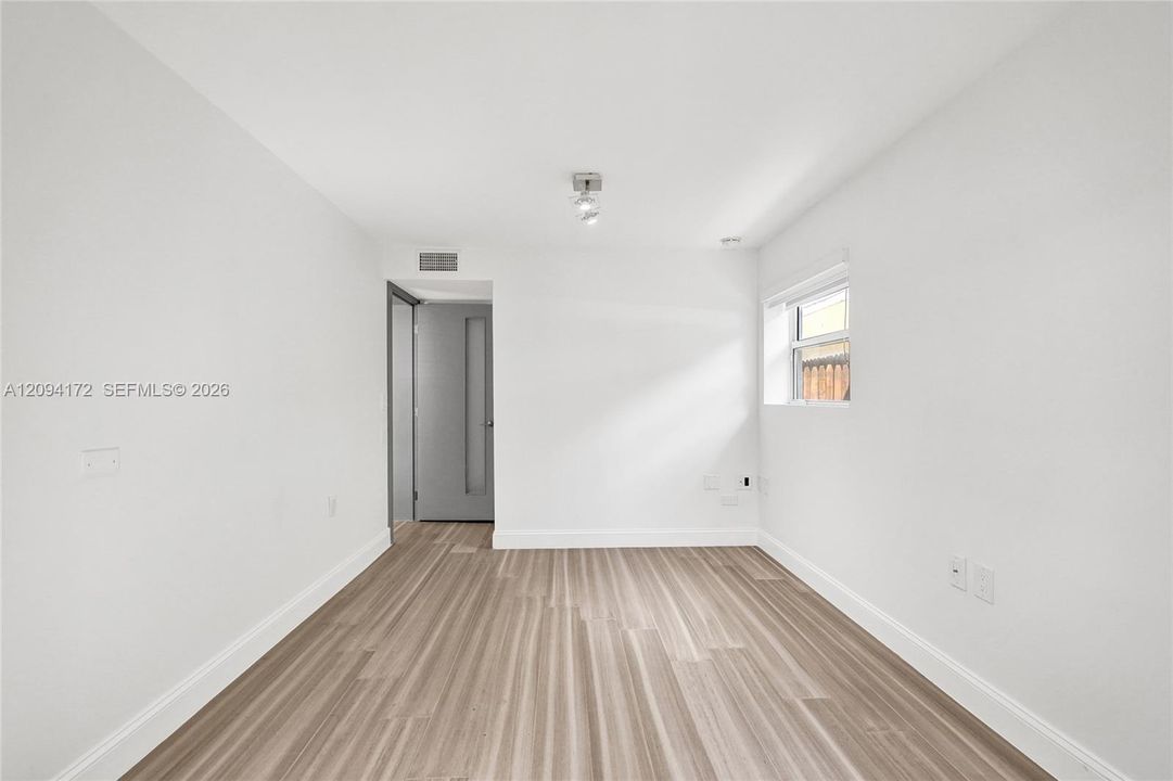 For Rent: $9,500 (4 beds, 2 baths, 2498 Square Feet)