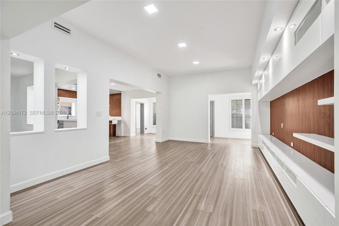 For Rent: $9,500 (4 beds, 2 baths, 2498 Square Feet)