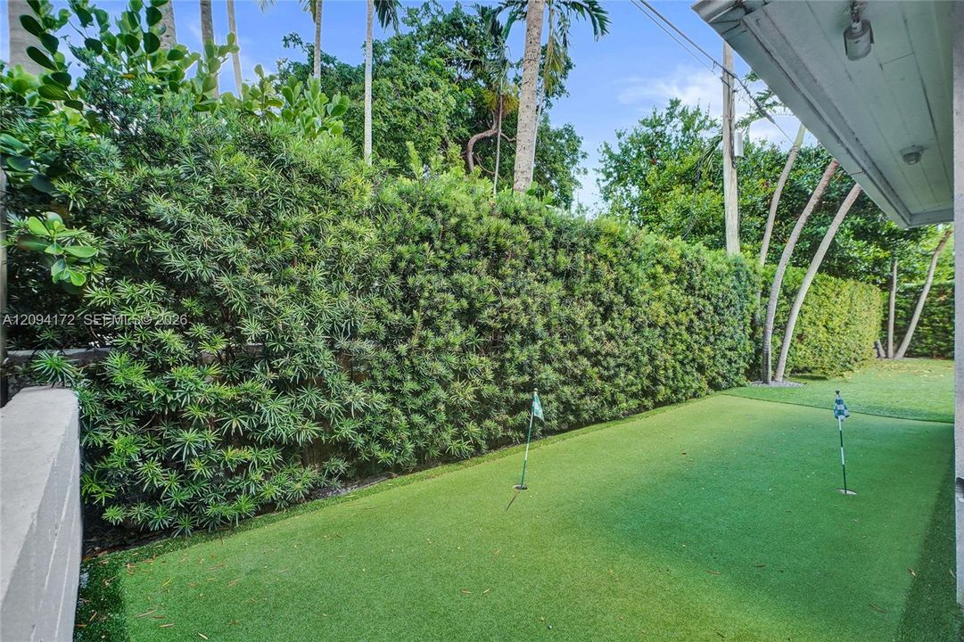 For Rent: $9,500 (4 beds, 2 baths, 2498 Square Feet)