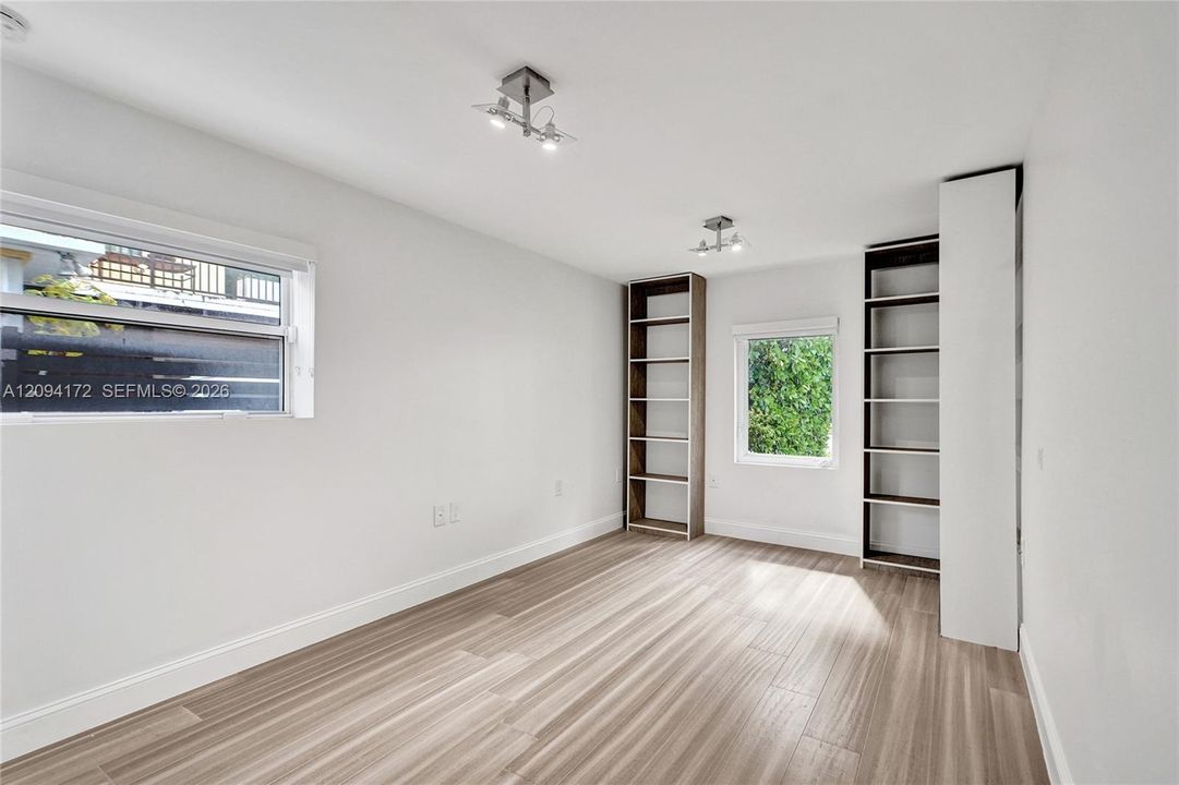 For Rent: $9,500 (4 beds, 2 baths, 2498 Square Feet)