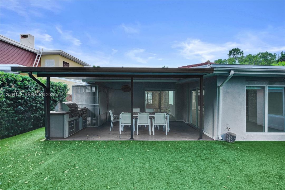 For Rent: $9,500 (4 beds, 2 baths, 2498 Square Feet)