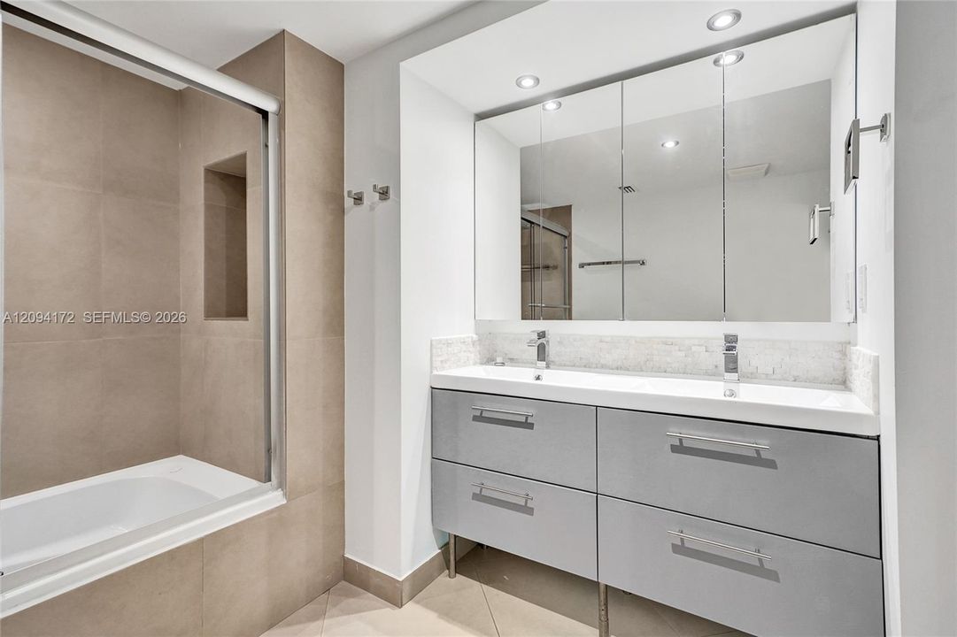 For Rent: $9,500 (4 beds, 2 baths, 2498 Square Feet)