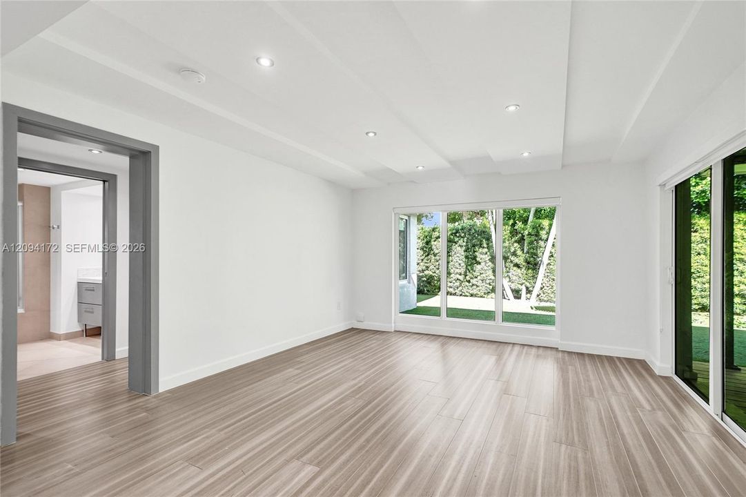 For Rent: $9,500 (4 beds, 2 baths, 2498 Square Feet)