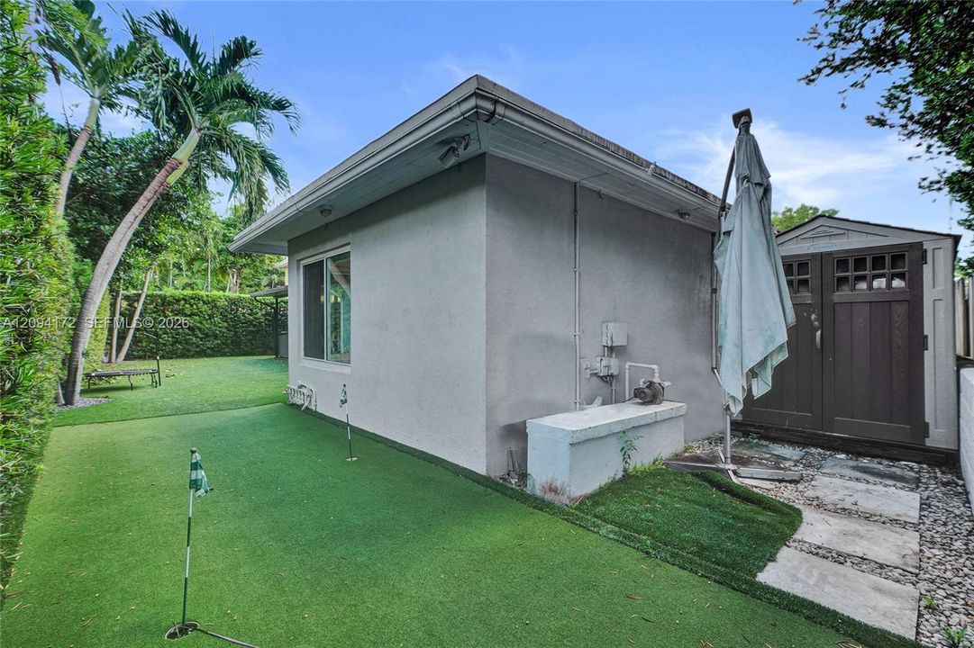 For Rent: $9,500 (4 beds, 2 baths, 2498 Square Feet)