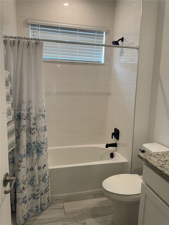For Sale: $379,000 (2 beds, 2 baths, 1724 Square Feet)