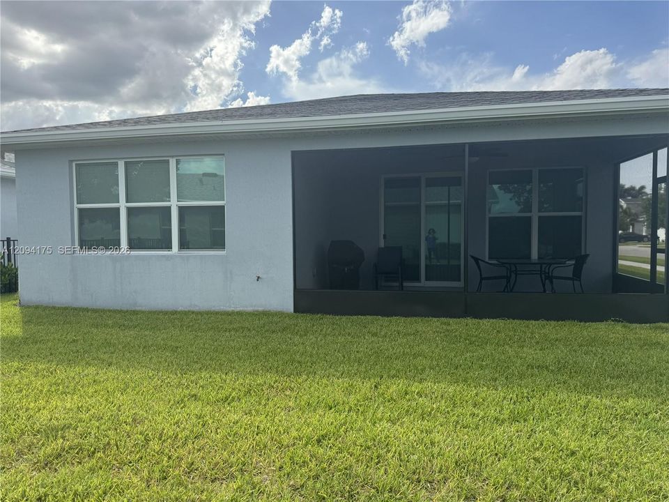 For Sale: $379,000 (2 beds, 2 baths, 1724 Square Feet)