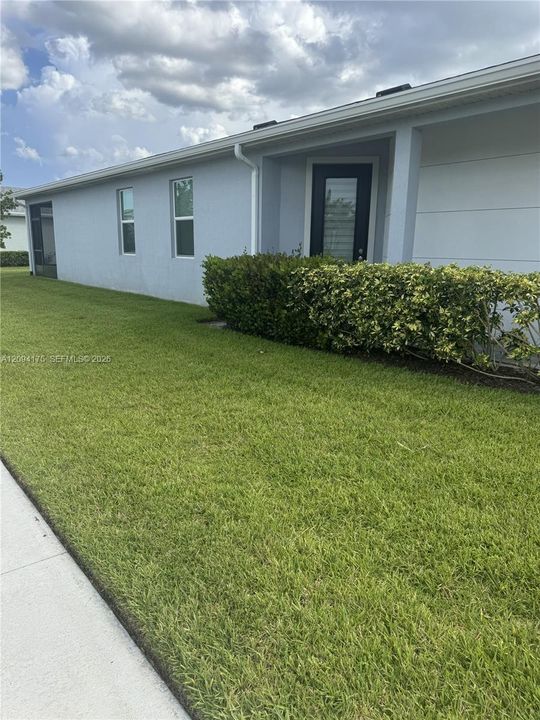 For Sale: $379,000 (2 beds, 2 baths, 1724 Square Feet)