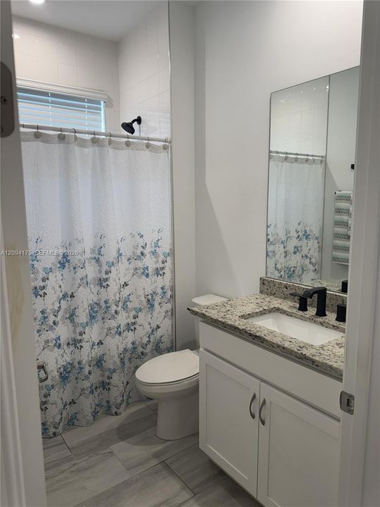For Sale: $379,000 (2 beds, 2 baths, 1724 Square Feet)