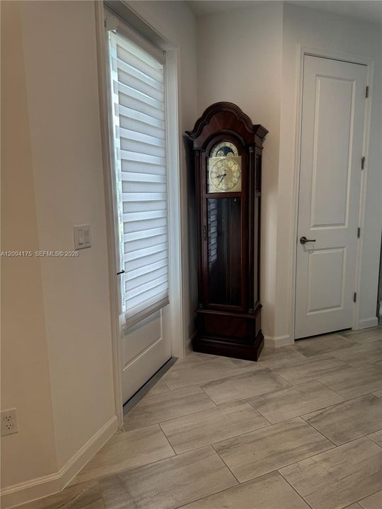 For Sale: $379,000 (2 beds, 2 baths, 1724 Square Feet)