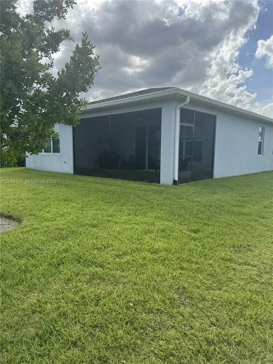 For Sale: $379,000 (2 beds, 2 baths, 1724 Square Feet)