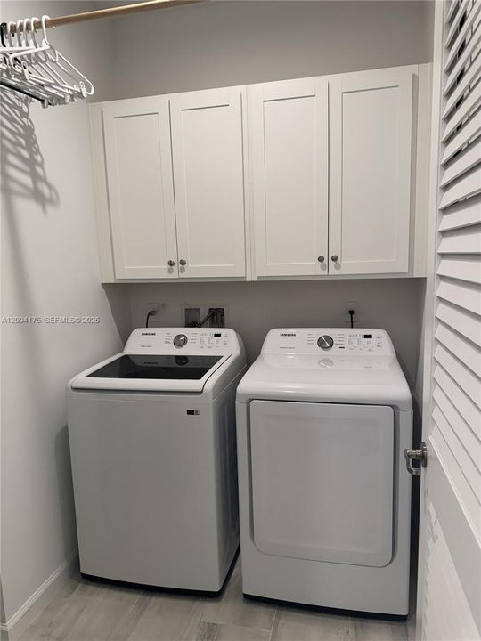 For Sale: $379,000 (2 beds, 2 baths, 1724 Square Feet)