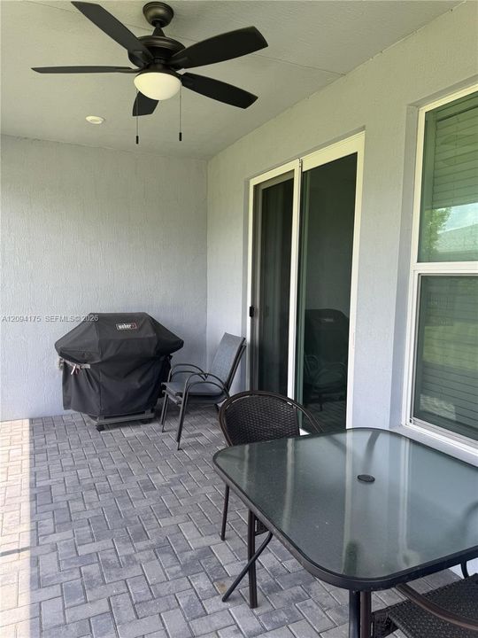 For Sale: $379,000 (2 beds, 2 baths, 1724 Square Feet)