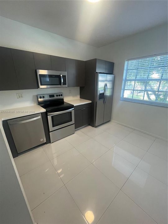 В аренду: $2,900 (3 спален, 2 ванн, 1370 Квадратных фут)