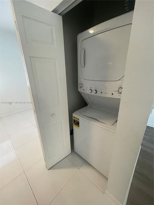 В аренду: $2,900 (3 спален, 2 ванн, 1370 Квадратных фут)