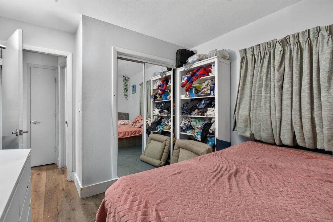 26-web-or-mls-5715-0975