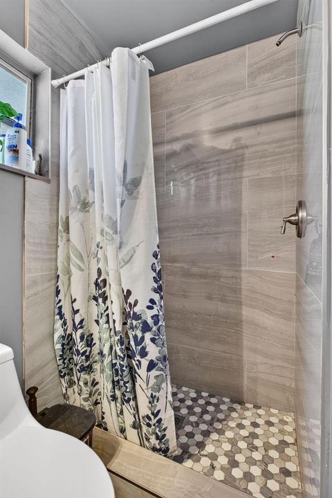 28-web-or-mls-5715-0986