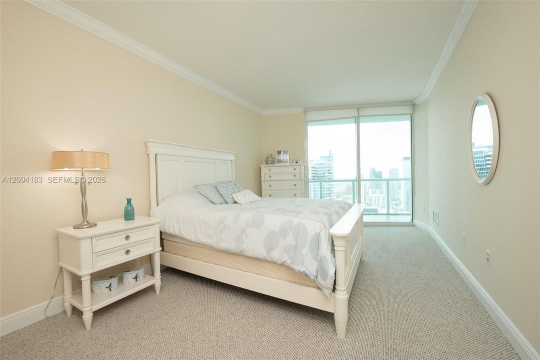 В аренду: $4,900 (2 спален, 2 ванн, 1239 Квадратных фут)