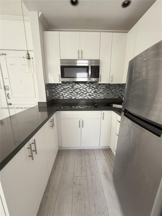 В аренду: $1,600 (1 спален, 1 ванн, 275 Квадратных фут)