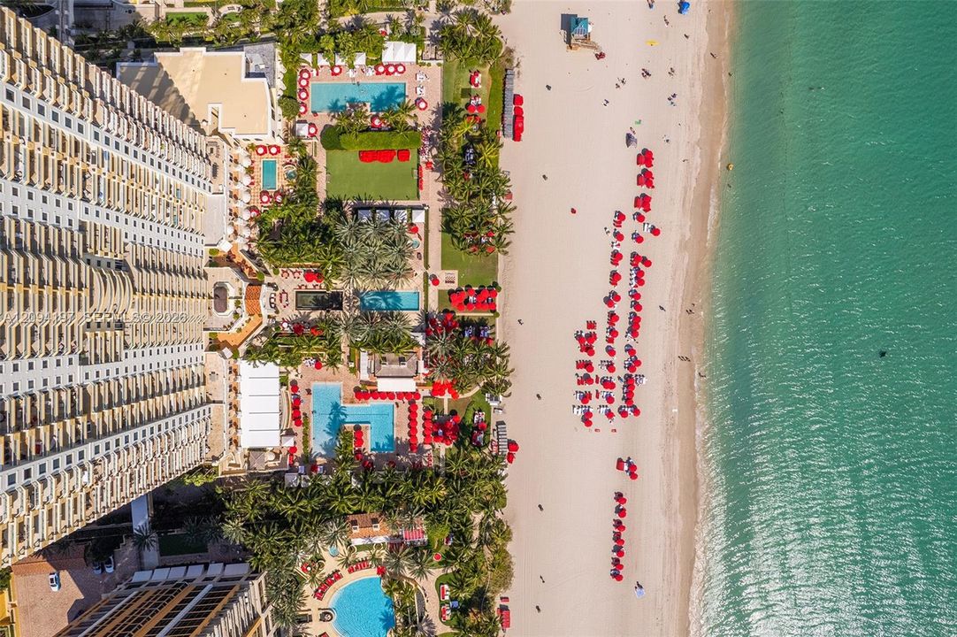 В аренду: $34,900 (5 спален, 5 ванн, 4415 Квадратных фут)