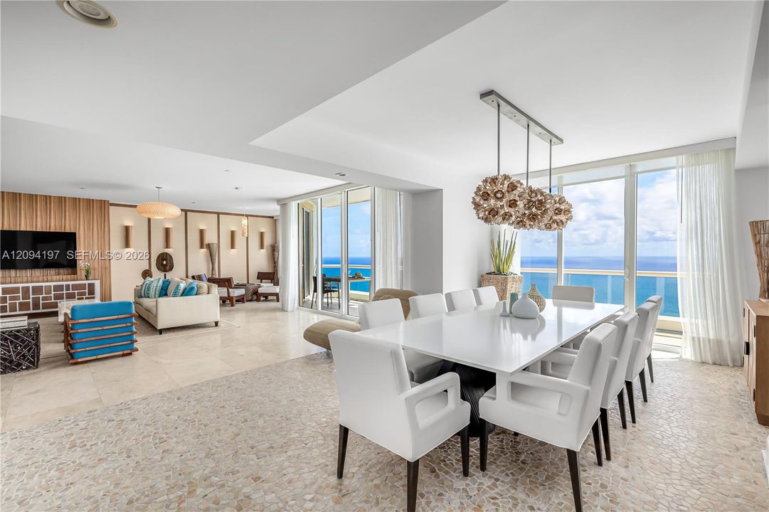 В аренду: $34,900 (5 спален, 5 ванн, 4415 Квадратных фут)