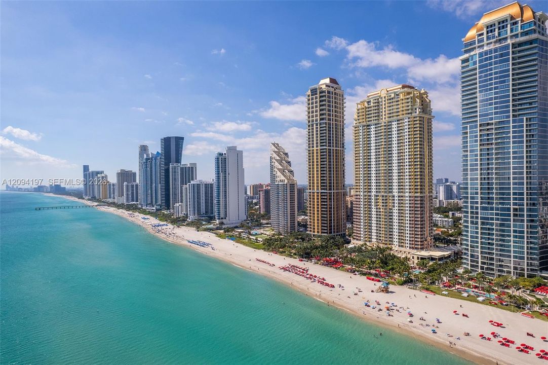 В аренду: $34,900 (5 спален, 5 ванн, 4415 Квадратных фут)