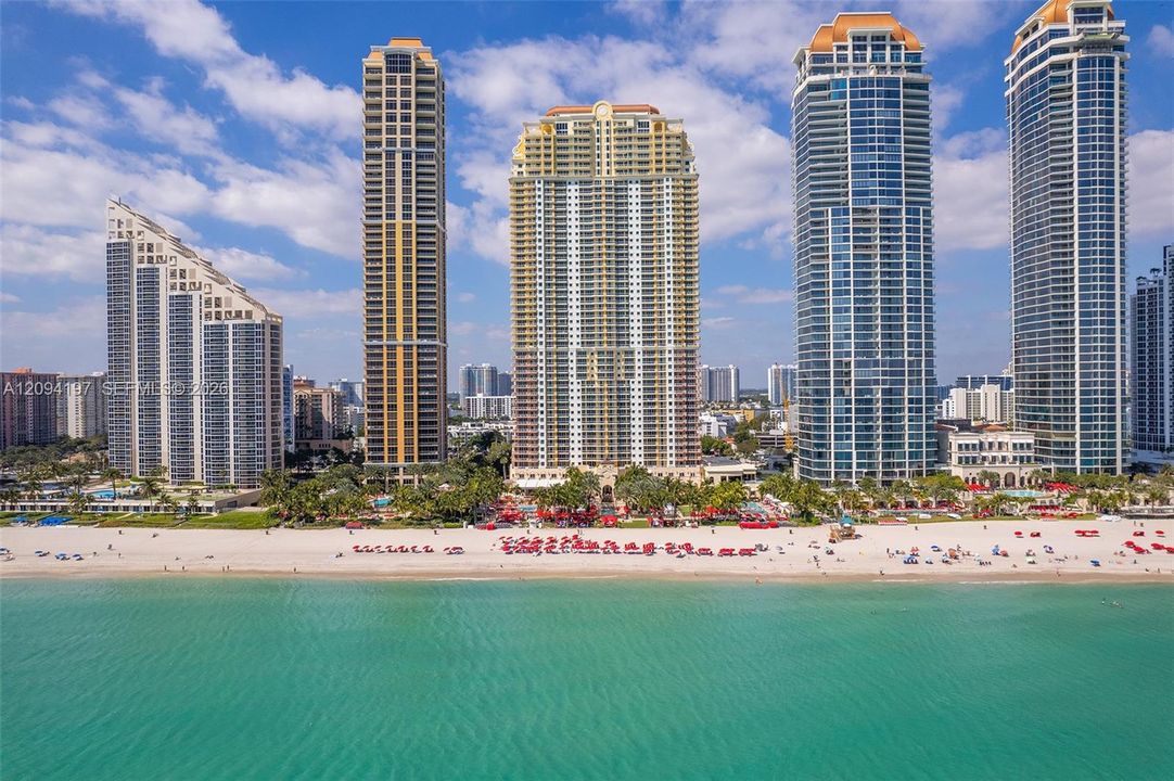 В аренду: $34,900 (5 спален, 5 ванн, 4415 Квадратных фут)