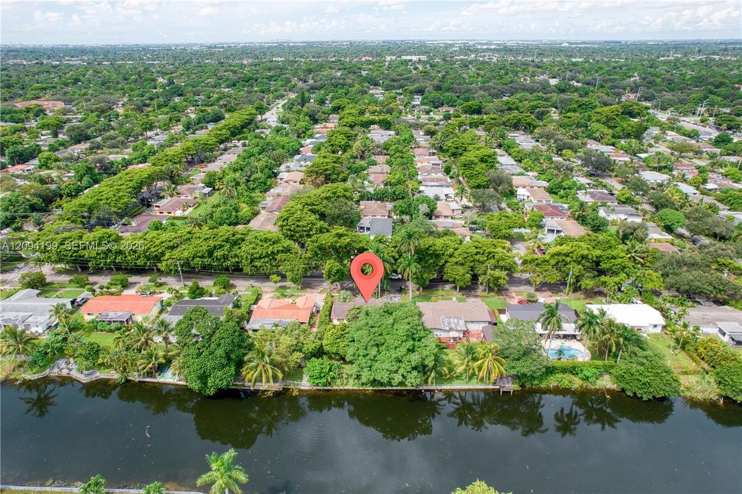 En Venta: $550,000 (3 camas, 2 baños, 1532 Pies cuadrados)