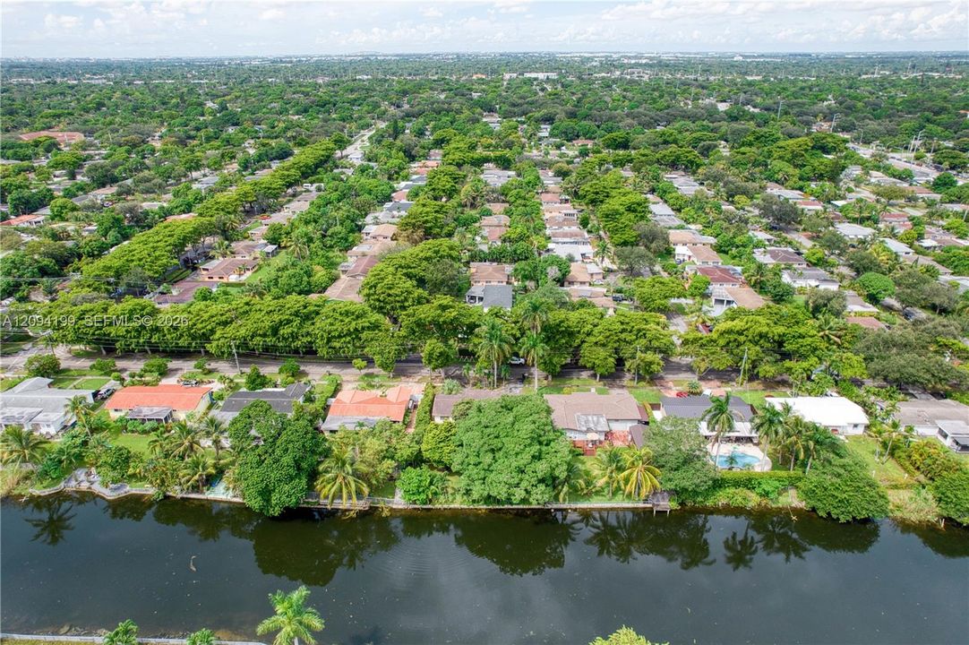 En Venta: $550,000 (3 camas, 2 baños, 1532 Pies cuadrados)