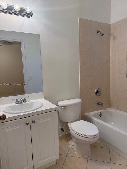 В аренду: $2,500 (2 спален, 2 ванн, 1290 Квадратных фут)