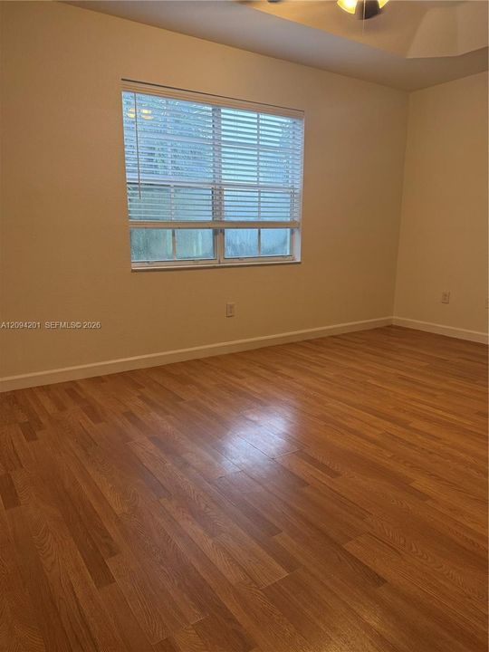 В аренду: $2,500 (2 спален, 2 ванн, 1290 Квадратных фут)