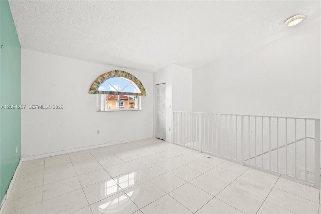 En Venta: $310,000 (2 camas, 2 baños, 990 Pies cuadrados)