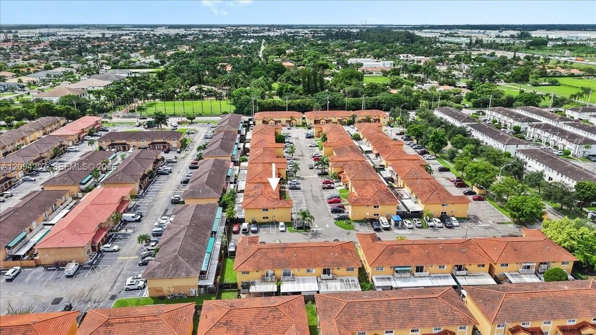En Venta: $310,000 (2 camas, 2 baños, 990 Pies cuadrados)